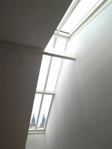 Atypická střešní okna pro památkově chráněné domy - Solara HISTORIK, ateliérové střešní prosklení přes hřeben - Solara HISTORIK, ateliérové střešní prosklení přes hřeben