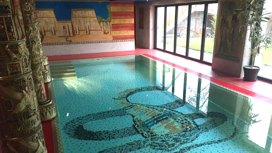 Využití mozaiky v bazénech a wellness   - Antické lázně v Plzni