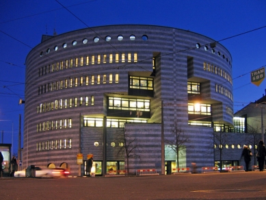 archiweb.cz - BIS Bank