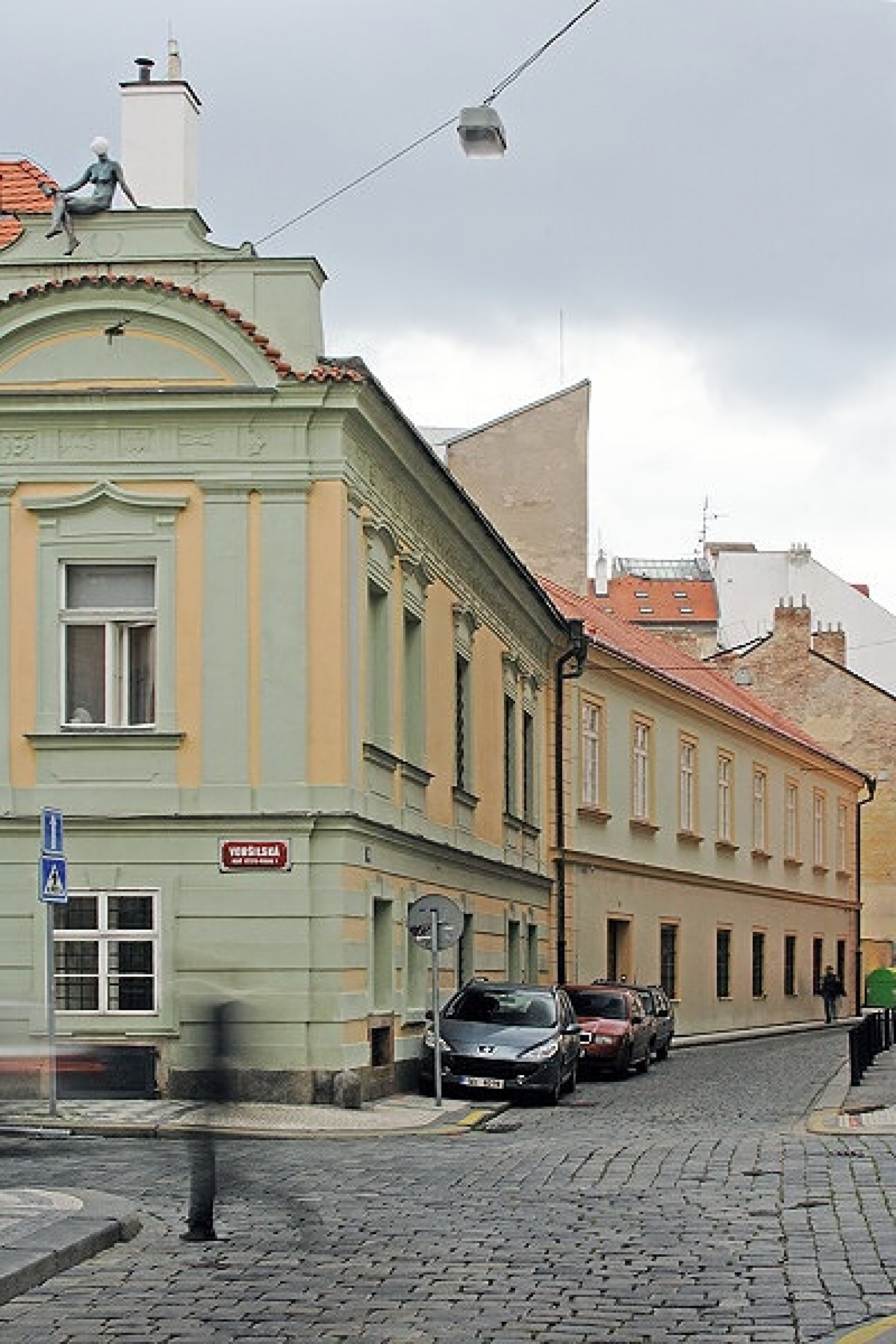 archiweb.cz - Rekonstrukce budovy bývalých stájí