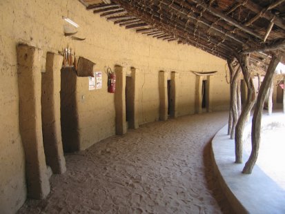 Dům impluvium, poschoďový dům a architektonické formy v&nbspCasamance - Objekt 2:  CAMPEMENT VILLAGEOIS, case á impluvium - foto: Pavel Nasadil, 2012