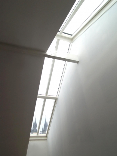 Atypical roof windows for heritage-protected houses - Solara HISTORIK, studio roof glazing over the ridge - Solara HISTORIK, studio roof glazing across the ridge