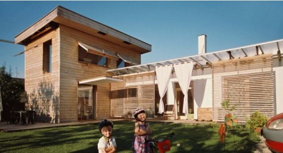 The most beautiful energy-efficient family house is in Vonoklasy near Prague - <translation>Dwelling: 2. Wooden structure of a residential house in passive standard in the municipality of Rozhanovce</translation> - foto: Jana Račková