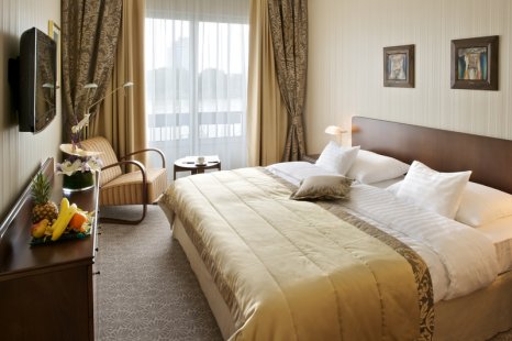 Materiály Thomsit a Ceresit na podlahách prominentního bratislavského hotelu Devín