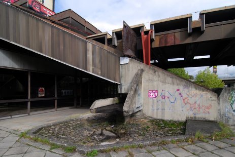 The demolition of the multipurpose sports hall in Frýdek-Místek has begun - foto: Petr Šmídek, 2012