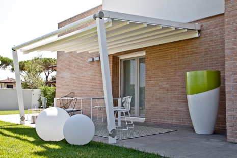 Pergola – a gem of your garden
