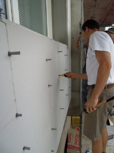 Zateplení saves energy, money, and nature - The residential building in Žďár nad Sázavou was insulated using the STX.THERM SANA system with Spiral Anksys anchoring over an area of 730 m2.