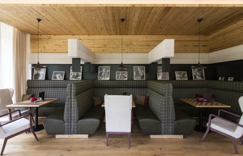 ADMONTER – dřevěné podlahy pro hotely, restaurace a kanceláře