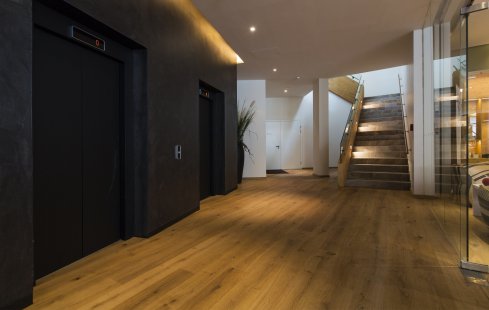 ADMONTER – dřevěné podlahy pro hotely, restaurace a kanceláře