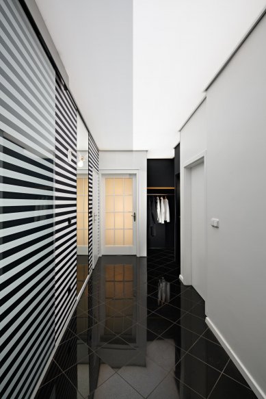 Smart Walls - tensioned walls made of smart textiles