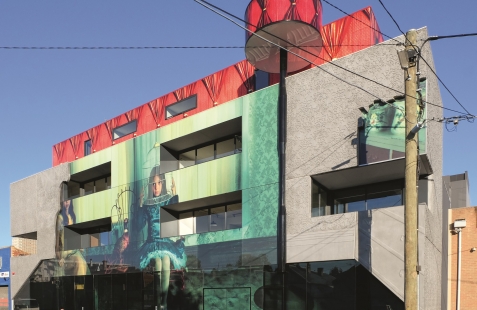 Budova 2 Girls Building v Melbourne stírá rozdíly mezi architekturou a uměním 