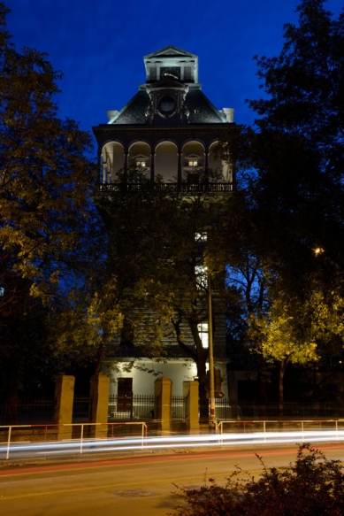 Osvětlení letenské vodárenské věže v Praze - foto: Benedikt Markel 