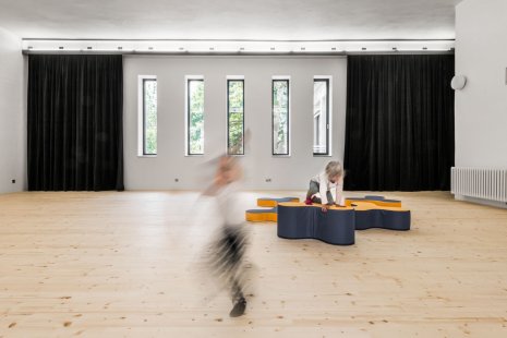 Osvětlení letenské vodárenské věže v Praze - foto: Benedikt Markel