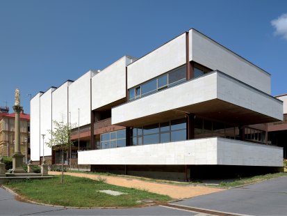 Virtuální výstava vás vtáhne do zlatého věku české architektury 60. a 70. let - František Jelínek: Dům kultury, Uherský Brod - foto: © Národní památkový ústav