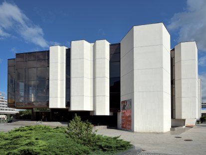 Virtuální výstava vás vtáhne do zlatého věku české architektury 60. a 70. let - Ivo Klimeš: Divadlo pracujících v Mostě - foto: © Národní památkový ústav