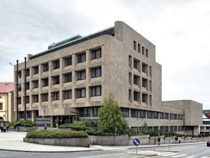 Virtuální výstava vás vtáhne do zlatého věku české architektury 60. a 70. let - Jaroslav Němeček, Jiří Merger: Budova OV KSČ, Příbram - foto: © Národní památkový ústav