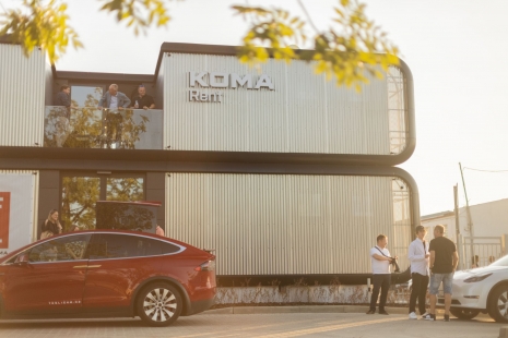 Pražská KOMA RENT má nové modulární sídlo