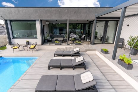 This terrace simply belongs to the family house