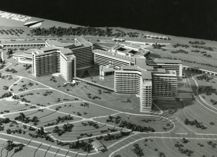The book ARCHITECTURE 58–89 will be complemented by a March exhibition at CAMP - Richard F. Podzemný – Antonín Tenzer, Project of the Hospital in Motol, model, first half of the 60s - foto: archiv Zdeňka Voženílka