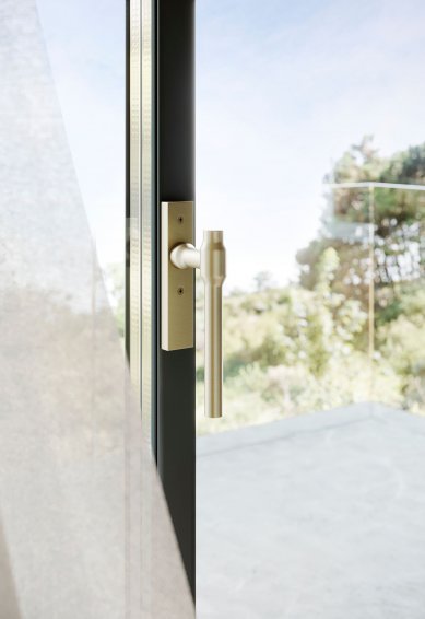 Quincalux: Door handles, grips, and interior fittings that will not leave you cold - Copenhagen