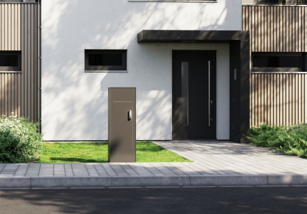Entrance System LIBERTY – a European Unique - PACK - box for storing packages, ROOFY - canopy, mailbox, bell - foto: JAP FUTURE