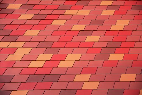 Four shingles for one façade