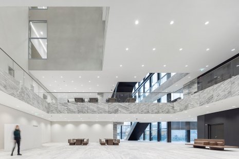 Architektonicky inspirativní největší soudní budova v Nizozemsku