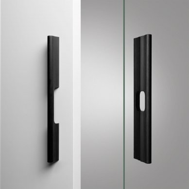 Výjimečná variabilita madla YES!  - Madlo YES! lze instalovat na dřevěné i skleněné dveře.