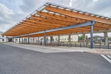 We manufacture wooden supporting structures so that you and the roofing materials can rely on them for decades