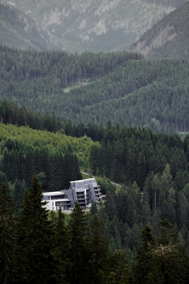 The Building of the Year in the Hradec Králové Region is the Hnědý vrch Apartments in the Krkonoš Mountains