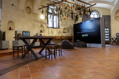 Podlahové vytápění v historických objektech - Expozice českého bylinkářství v historické pamítce Jízdárna Světce u Tachova (RAUTHERM)