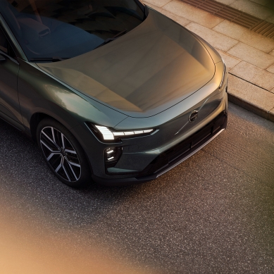 Auto jako zážitek. Volvo přichází s exkluzivní nabídkou pro architekty - Volvo EX60 – novinka mezi plně elektrickými SUV značky Volvo. S dojezdem až 810 km, výkonem až 680 koní a rychlým nabíjením ukazuje, kam se posouvá moderní prémiová mobilita.