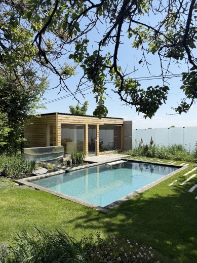 NATURAL POOL SMALL POOL as part of garden architecture